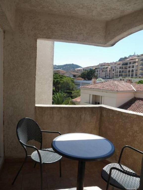 Hotel Le Rocher Calvi  Cameră foto